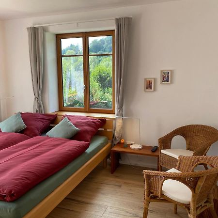 Kleine-Radoase, Ruhiges Oekologisch Renoviertes Doppelzimmer Weilburg Exterior foto
